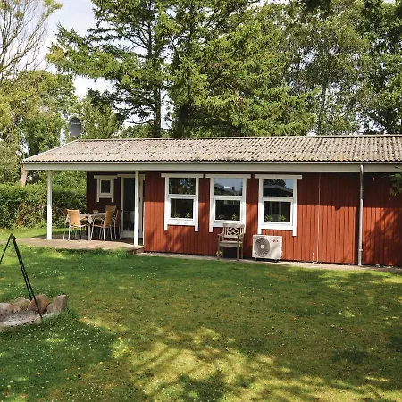 Hébergement de vacances Three-bedroom Holiday In *